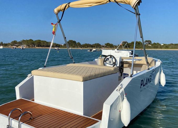 Boats Mak Cattleya X6 16