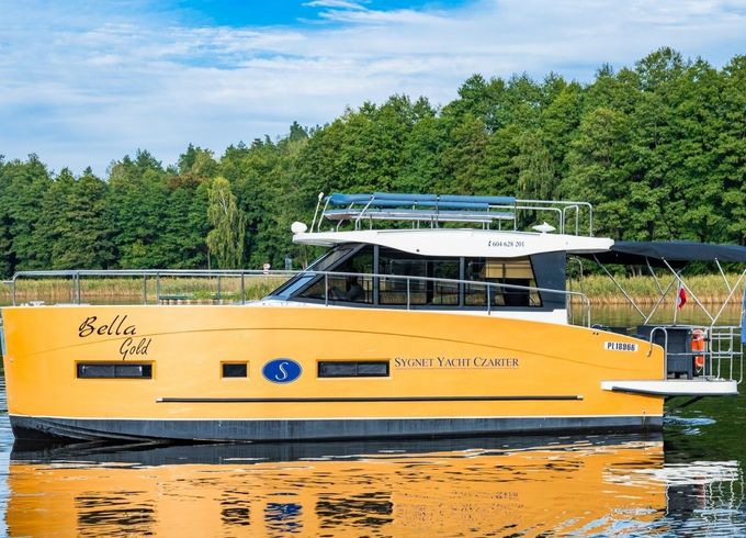 Cobra Yachts 36 Bella Gold