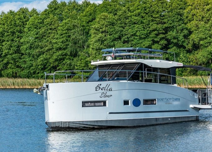 Cobra Yachts 36 Bella Silver