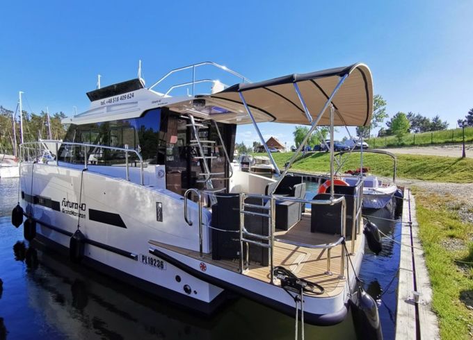 Cobra Yachts 40 VIP Disco