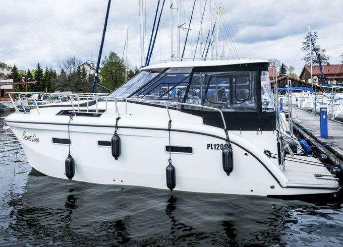 Cobra Yachts 900 Secret Line