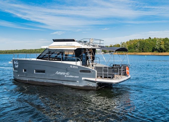 Cobra Yachts 40 Bella Graphite