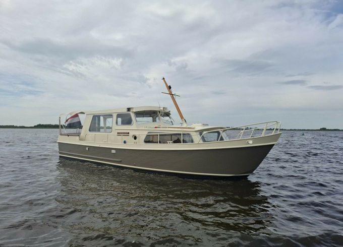 Crown Cruiser Winimare