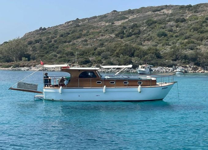 Custom Built 39 Rotana