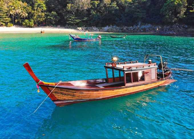Custom Built 40 Blue Voyage Oriental