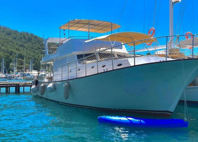 Custom Built 53 Dynasty