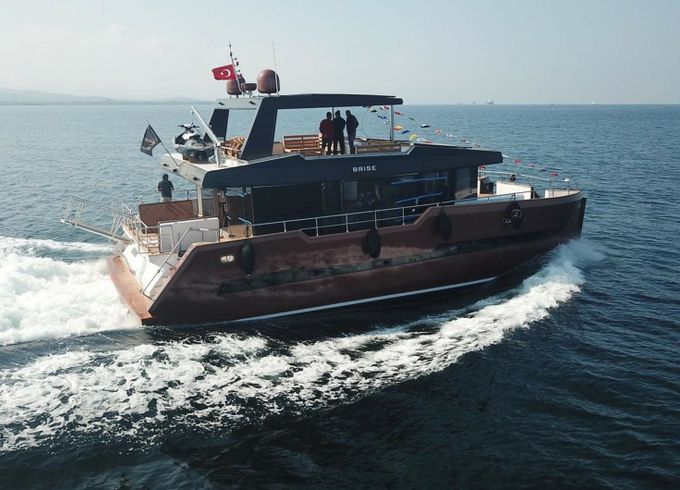 Custom Built 55 Brise