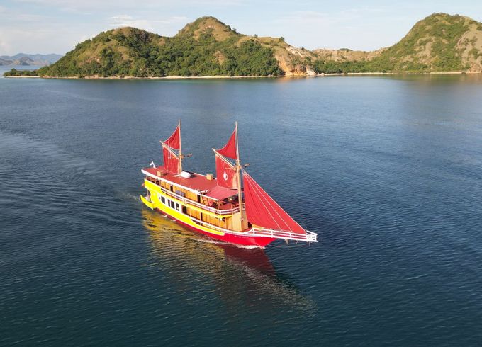 Custom Built Phinisi Singkolo