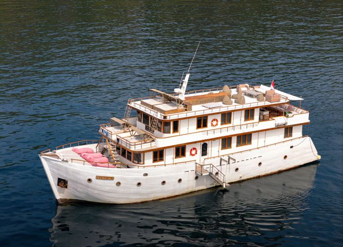 Custom Built Phinisi Le Costa