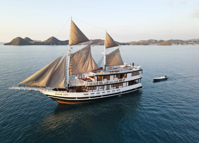 Custom Built Phinisi Sukha Sail