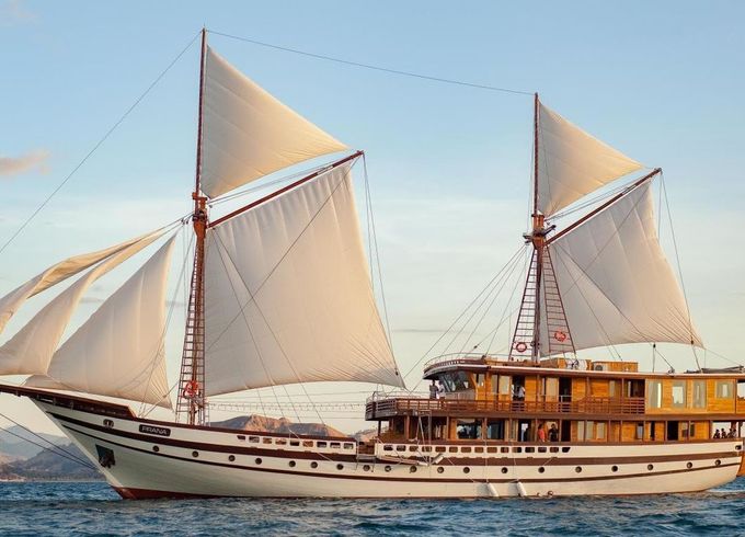 Custom Built Phinisi Prana