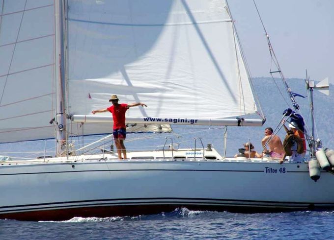 Dromor Triton 48 Sagini