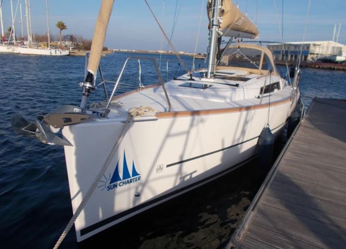 Dufour 350 Wave