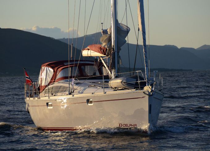 Delphia 47 Arctic Light