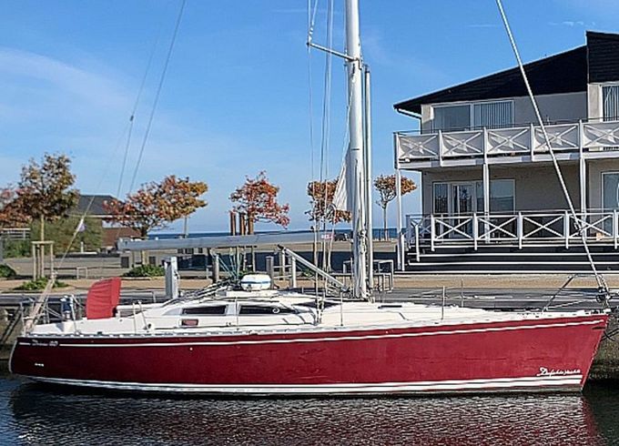Delphia 40 Lady in Red