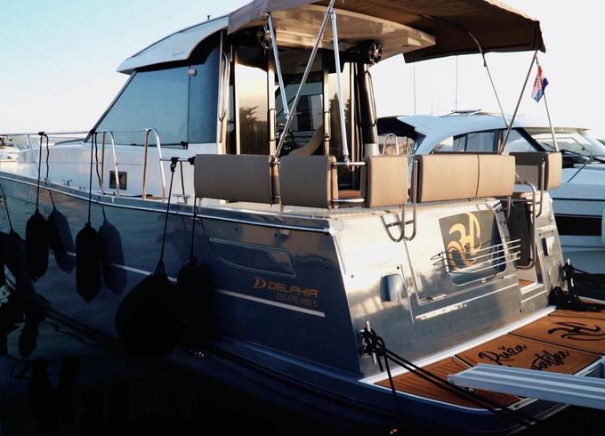 Delphia Escape 1100S Ruza Hrvatske