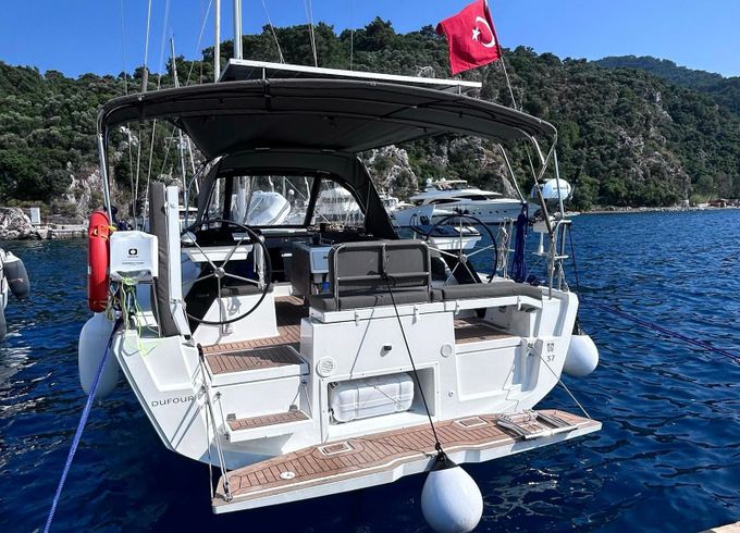 Dufour 37 Momo