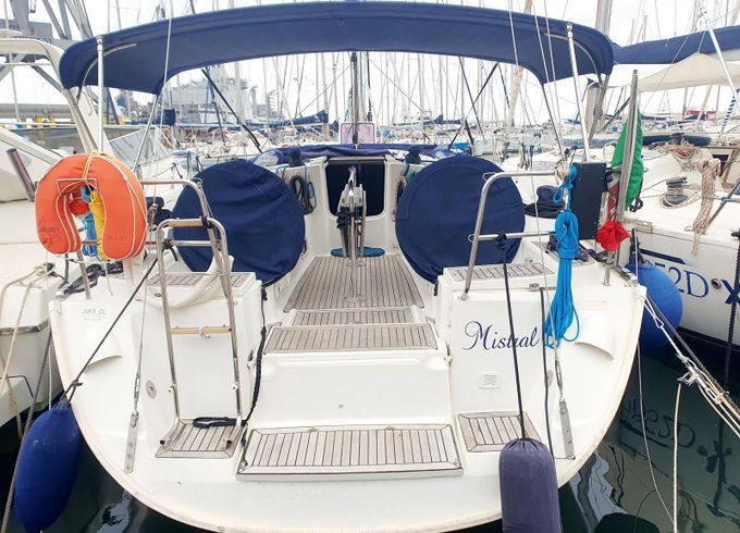 Dufour 385 Mistral