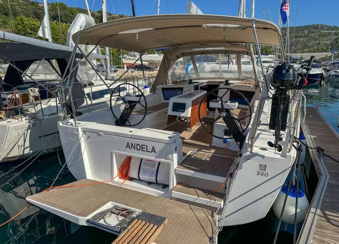 Dufour 390 Andela