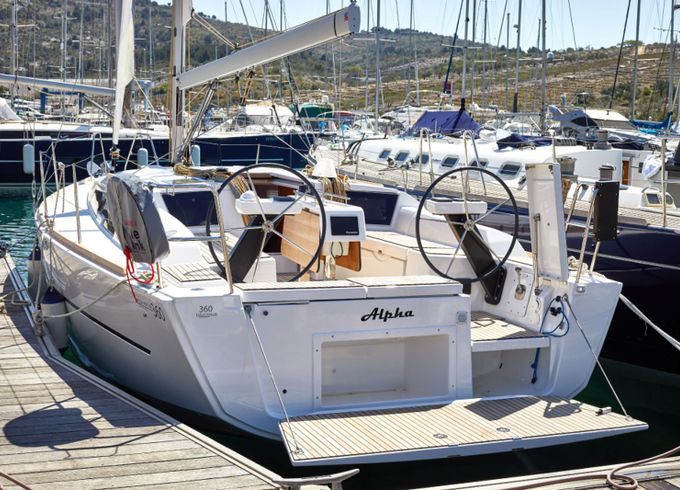 Dufour 360 Alpha