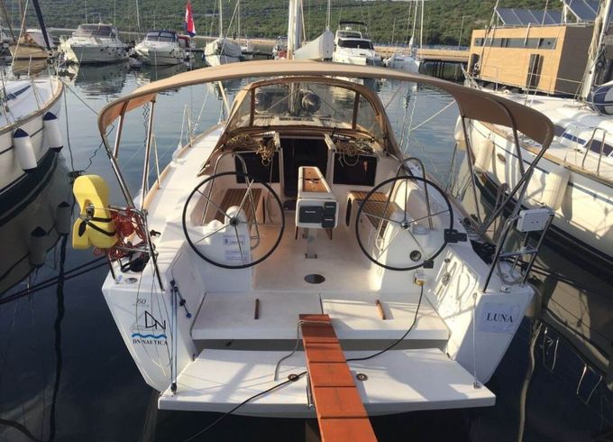 Dufour 350 Luna