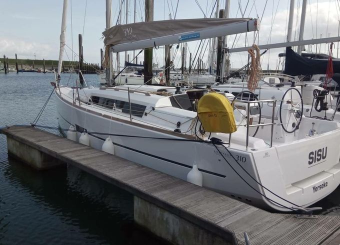 Dufour 310 Sisu