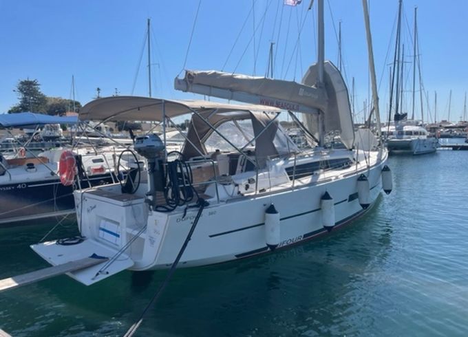 Dufour 360 Joy Planet