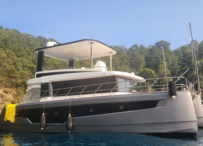 DG Yachts Fly 43 DMG-1