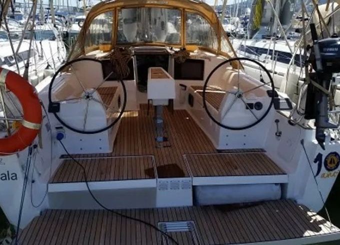 Dufour 382 Gala