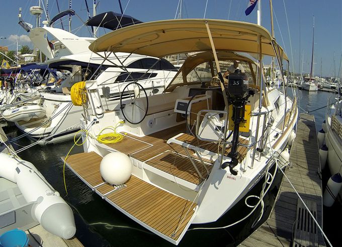 Dufour 382 Major Tom
