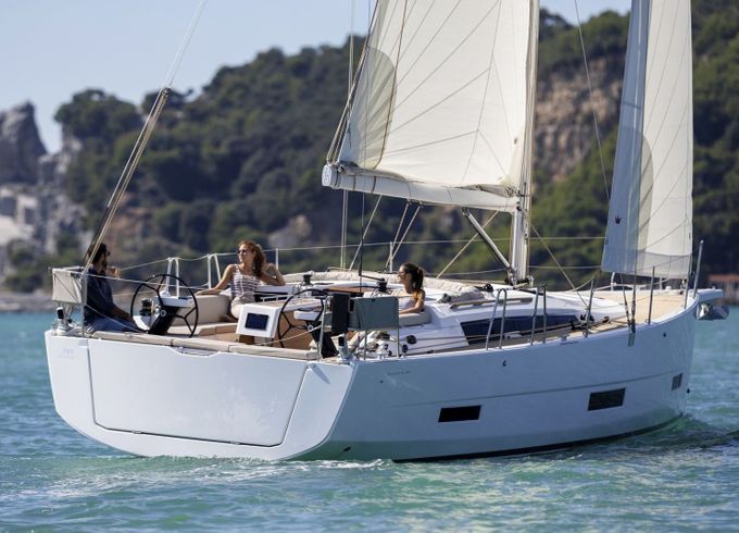 Dufour 390 Invictus