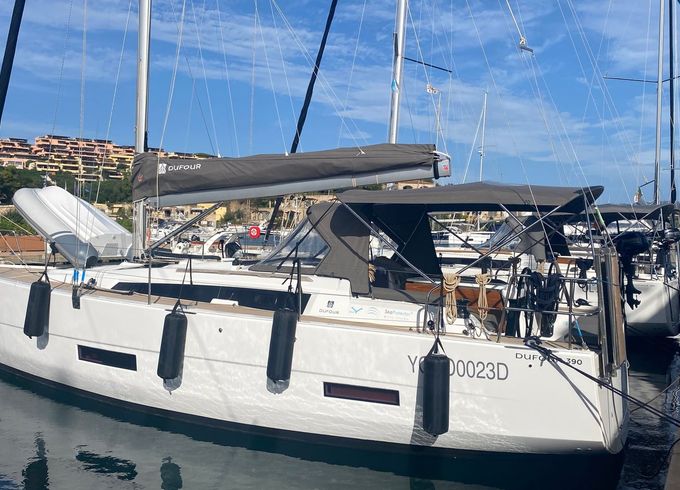 Dufour 390 Yaya