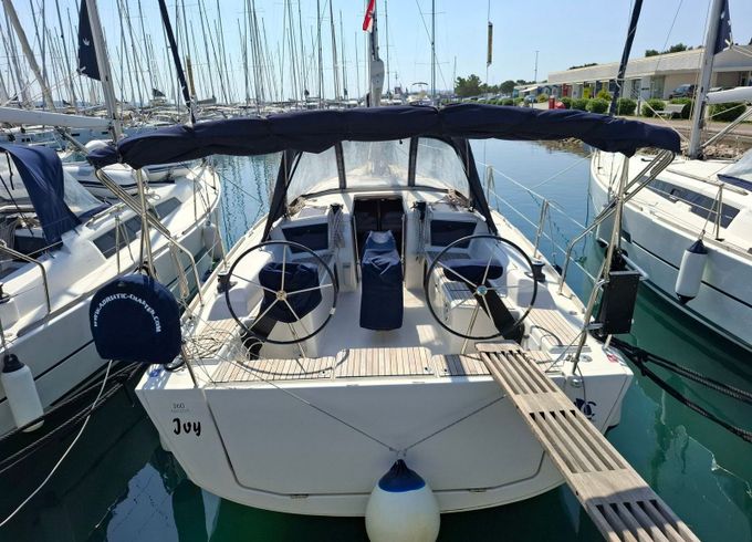 Dufour 360 Ivy