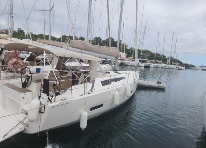 Dufour 390 Vulgaire Machin