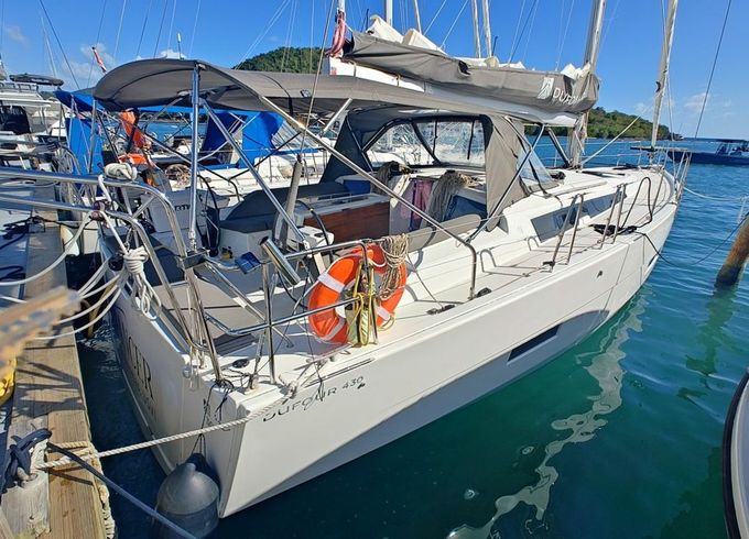Dufour 430 Dancer