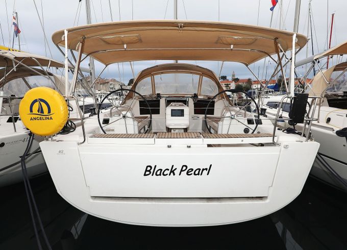 Dufour 412 Black Pearl