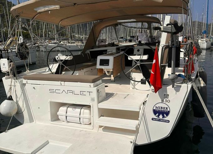 Dufour 430 Scarlet