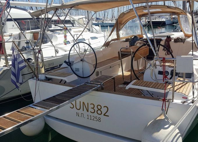 Dufour 382 Sun