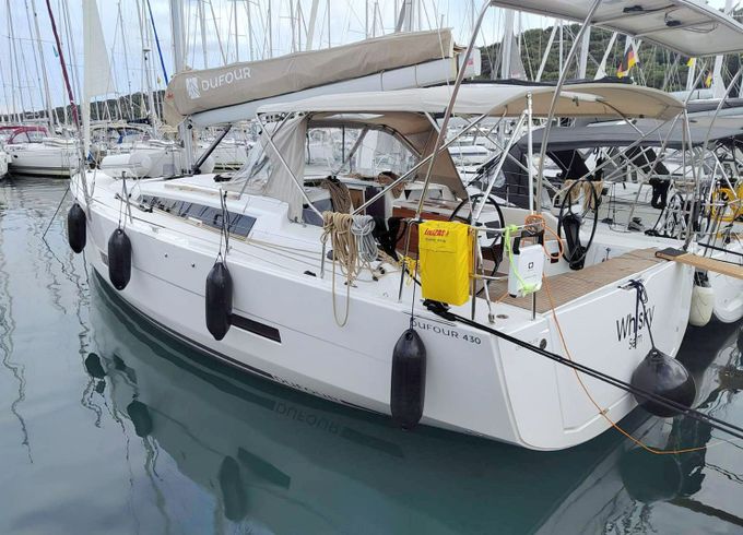 Dufour 430 Whiskey