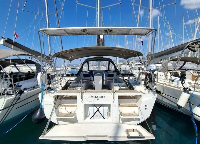 Dufour 44 Adagio