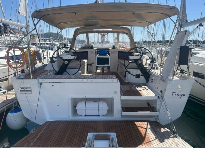 Dufour 430 Freya