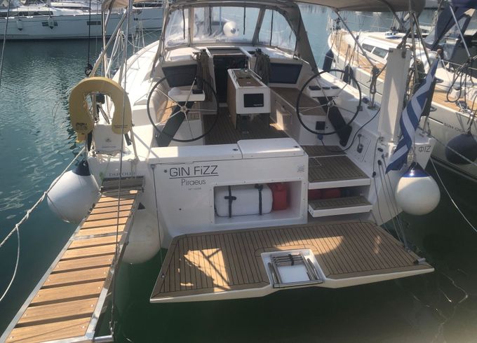 Dufour 390 Gin Fizz