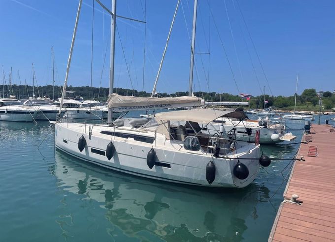 Dufour 430 Mojito Sunrise
