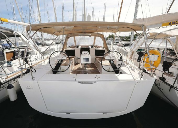 Dufour 430 Adriatic Office