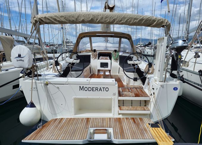 Dufour 430 Moderato