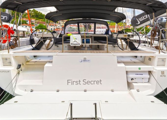 Dufour 470 First Secret