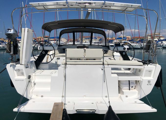 Dufour 470 Emphasis
