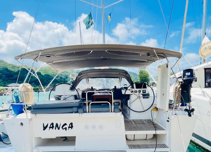Dufour 520 GL Vanga
