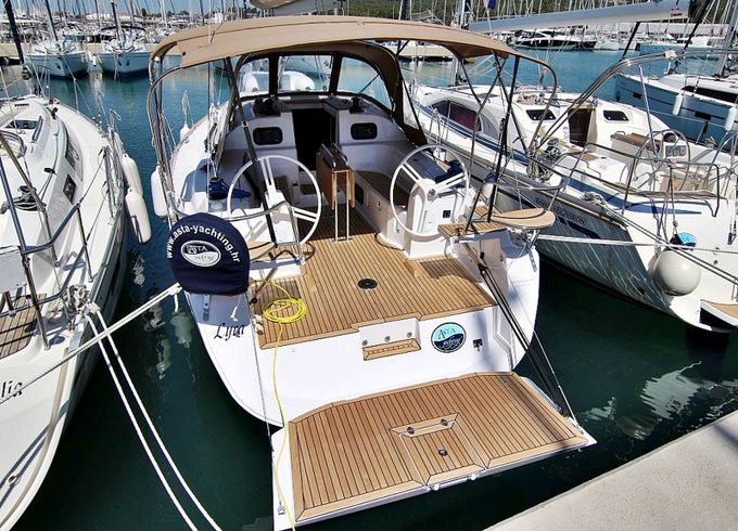 Elan 40 Lyra