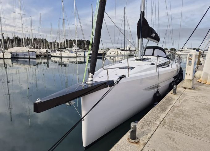 Elan E6 Sailing Grace